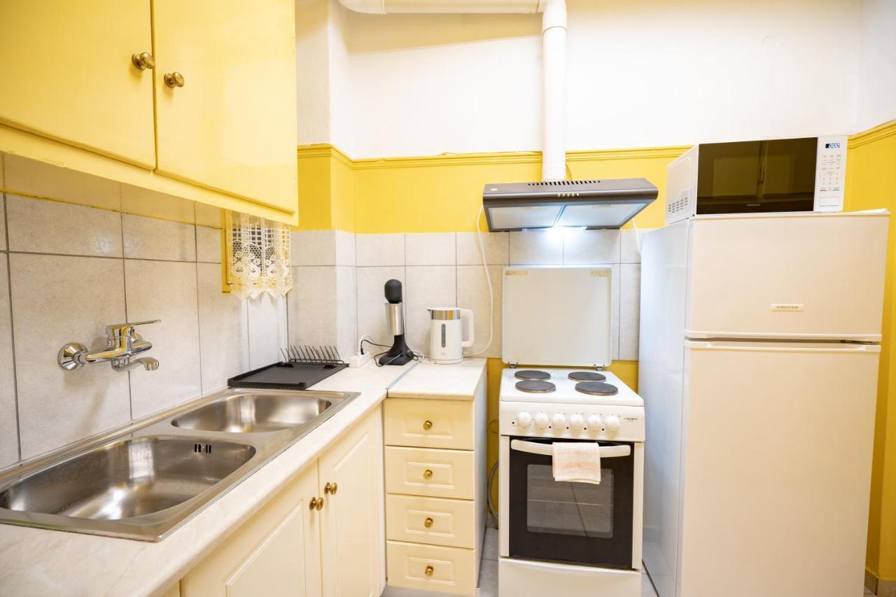 Ampelokipi metro st. 2 bedrooms 6 pers. apartment Atenas Exterior foto